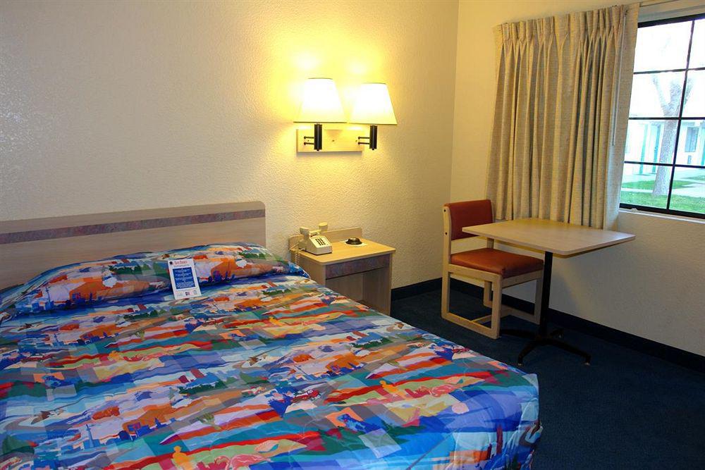 Motel 6-Barstow, Ca Eksteriør billede